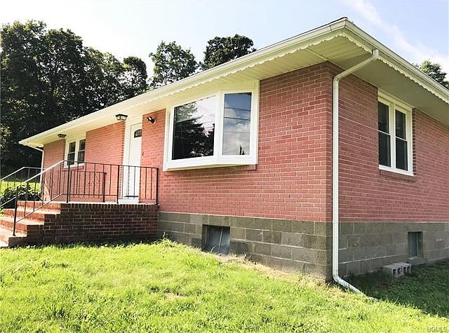 1st image of 5 Bradford Ave