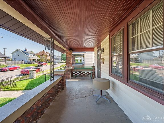 5th image of 712 Huffman Ave