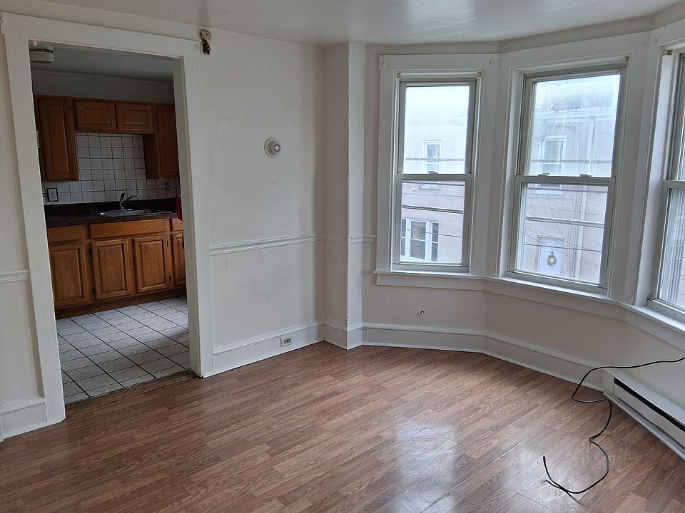 1st image of 531 Robeson St Fl 2R
