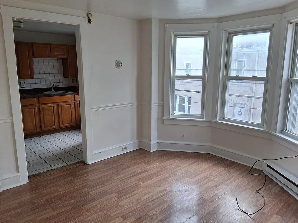 531 Robeson St #2R