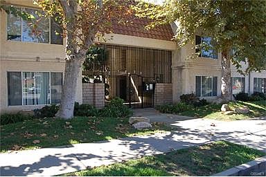 3rd image of 21000 Parthenia St Unit 20