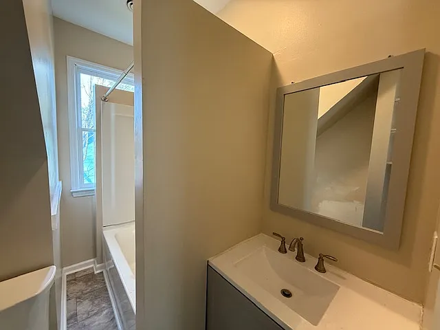 614 S Mendenhall St #C — Photo 6