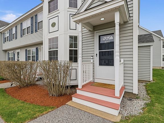 3rd image of 10 Merrimac Way Unit H