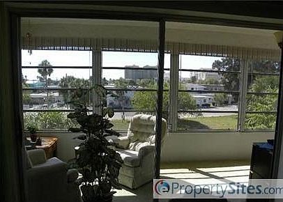 4th image of 661 Poinsettia Ave APT 305