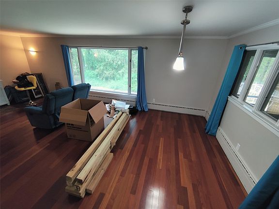 5th image of 101 Southwood Dr