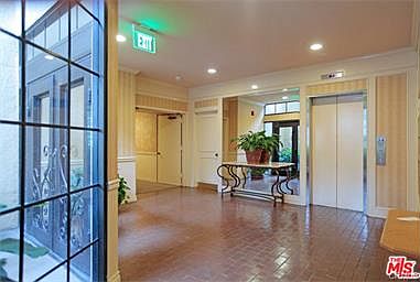 2nd image of 621 S Barrington Ave APT 210