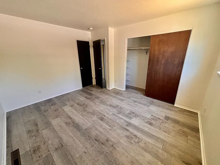 3824 Manchester St — Photo 13