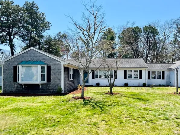 11 Brooksweld Ln, West Dennis, MA 02670