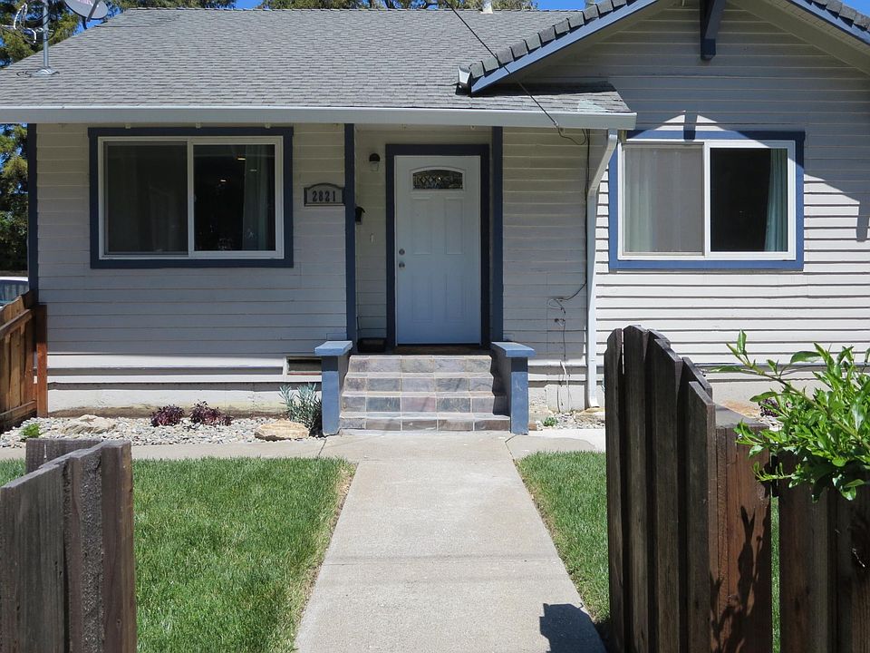 1st image of 2821 Blenheim Ave