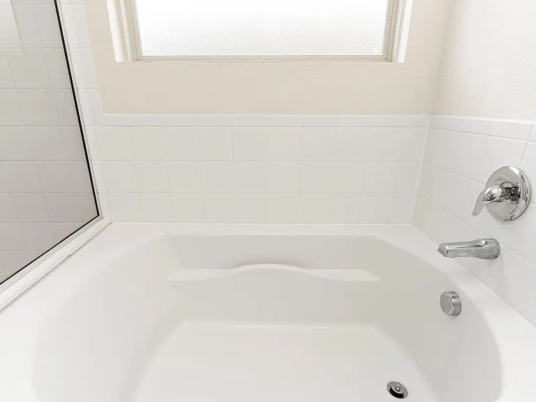 23607 Legano Dr — Photo 32