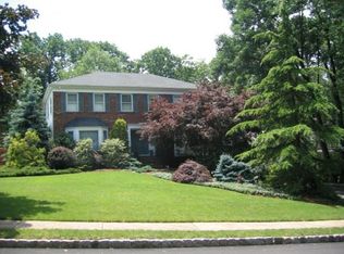 10 Spice Hill Rd, Berkeley Heights, NJ 07922