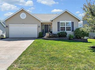 5516 Emerald Ridge Dr, Saint Charles, MO 63304