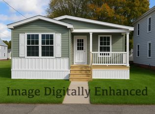 41 Webster St, Auburn, ME 04210