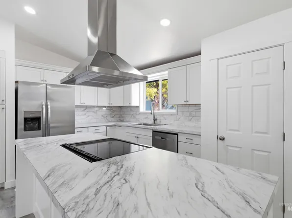 8279 S Blue Ridge Ln, Boise, ID 83716