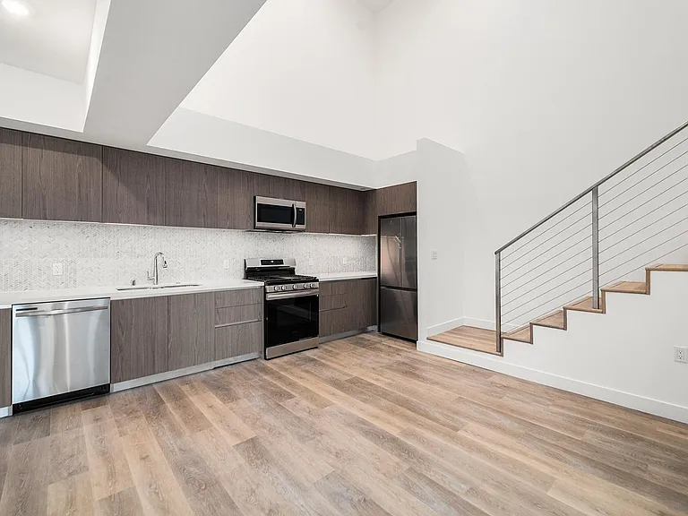 5153 Maplewood — Photo 35