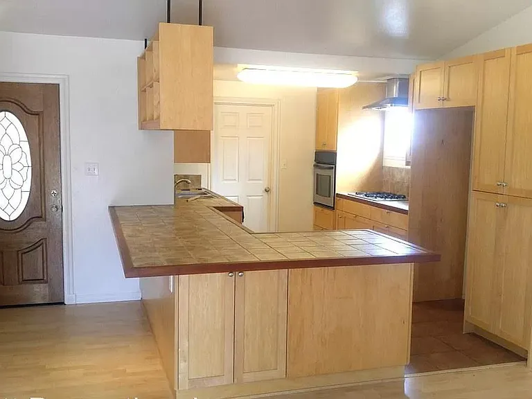 Kitchen with bar