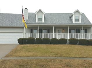 207 Bent Tree Dr, Vine Grove, KY 40175