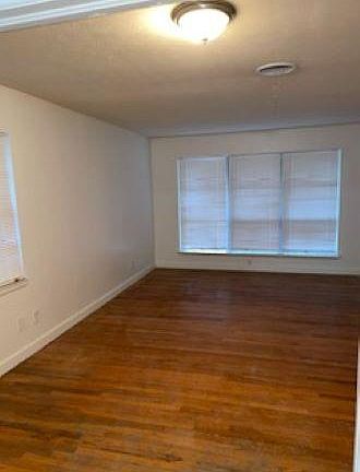 2nd image of 1823 Riverway Pl