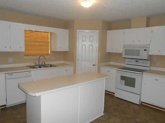 5th image of 715 Meadowview Ln