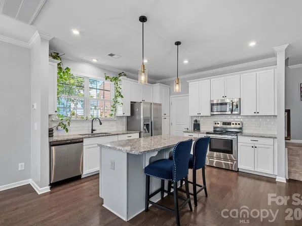 12116 Memory Ln, Huntersville, NC 28078