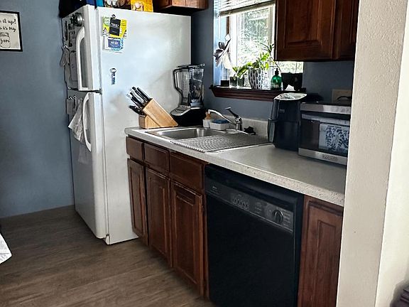 5th image of 337 NW Bailey Ave