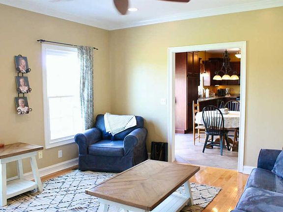 5th image of 1690 Cardwell Ln