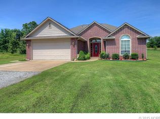 17800 Oaklawn Dr, Claremore, OK 74017