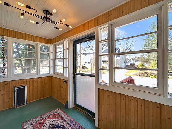 4th image of 21 Powers Avenue