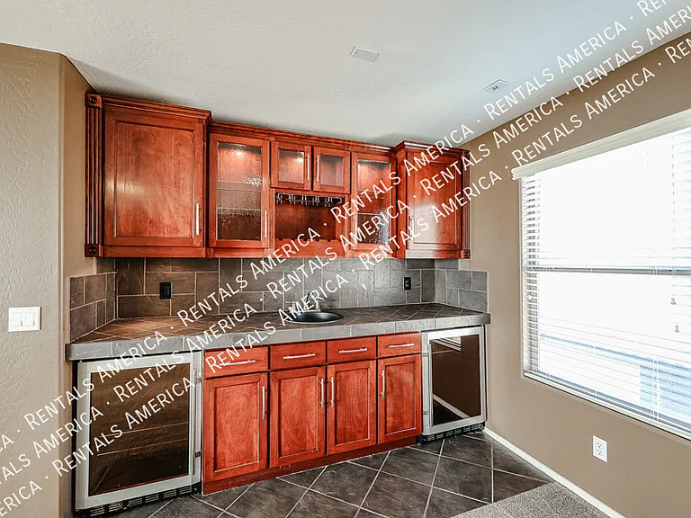 2614 W Florentine Rd — Photo 25