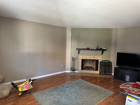 3rd image of 27 Crows Nest Ln Unit 1I