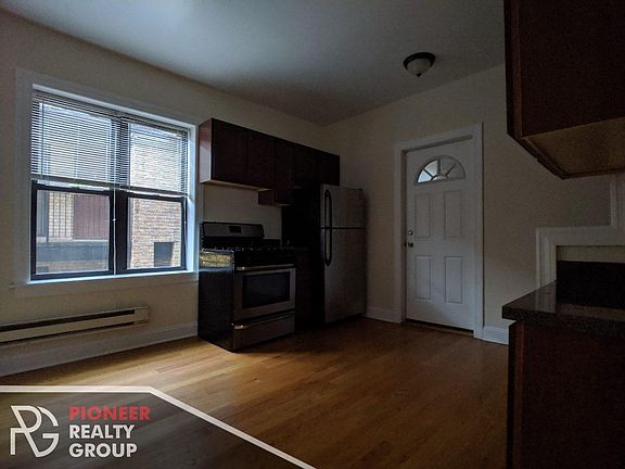 4th image of 3741 N Pine Grove Ave #1W