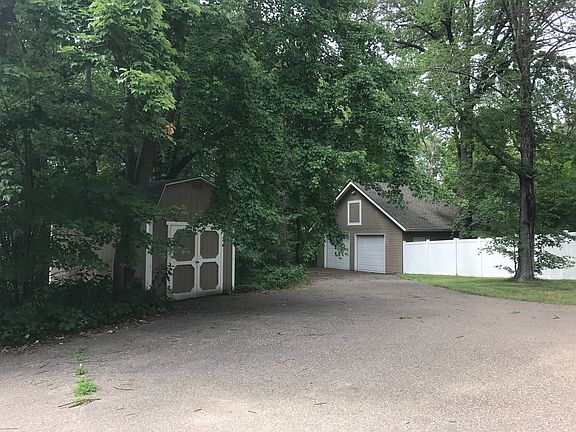 3rd image of 8215 Viking Blvd NE
