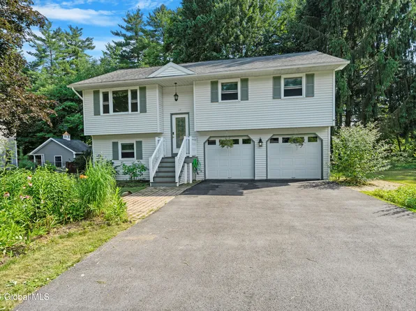 34 Penny Royal Road, Malta, NY 12020