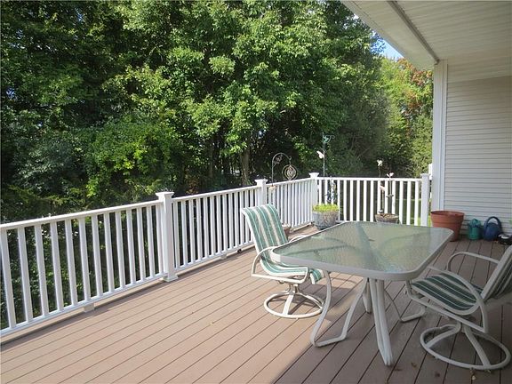 4th image of 96 Orchard Meadows Dr