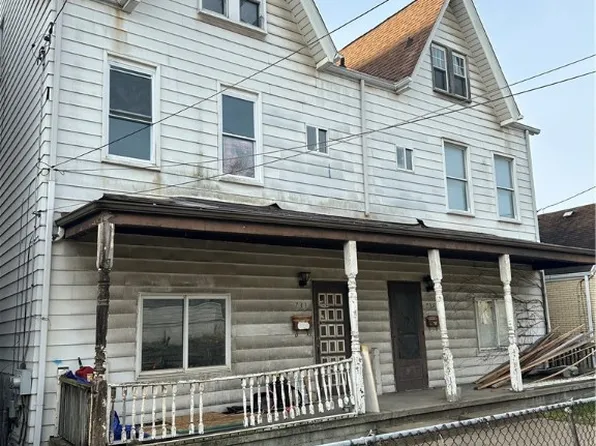 733-735 Mary St, Mc Kees Rocks, PA 15136