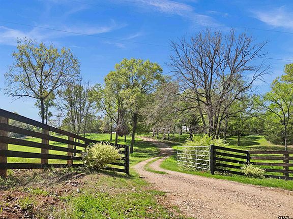 3rd image of 6335 County Road 3602
