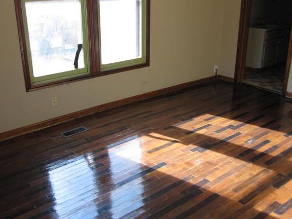 2nd image of 309 S Chautauqua St