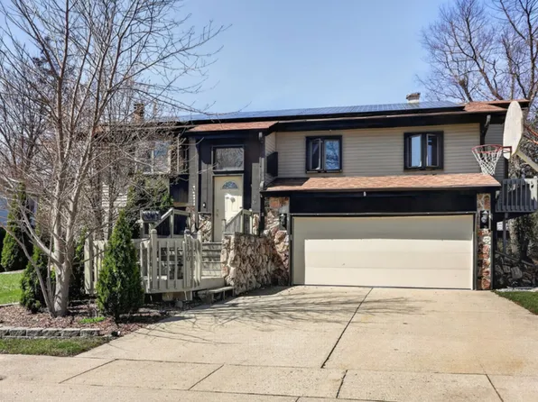 1170 Lancaster Ct, Hoffman Estates, IL 60169