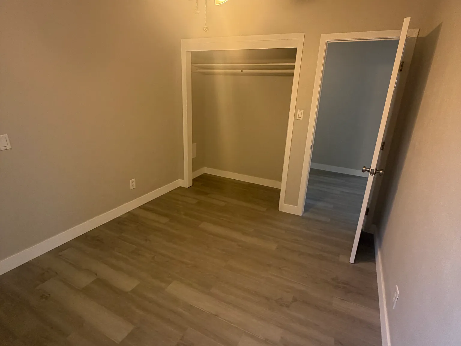 2 bed, 800 sqft, $2,400 — Photo 3