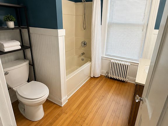 5th image of 44 Buel St #1