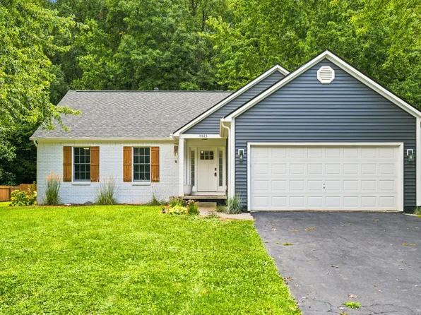 9825 Lynns Rd, Pataskala, OH 43062