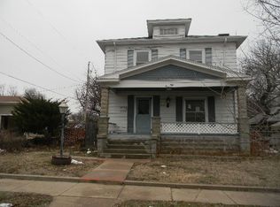 910 N Pine St, Newton, KS 67114