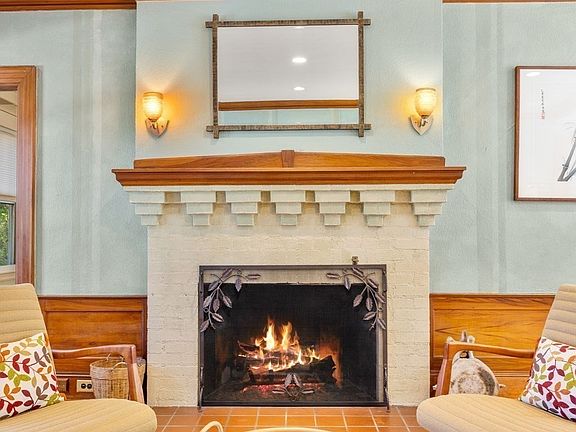 3rd image of 31 Moss Hill Rd