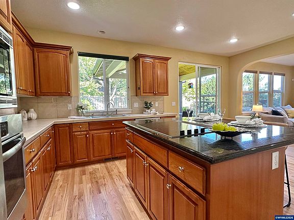 3rd image of 3327 NW Foxtail St