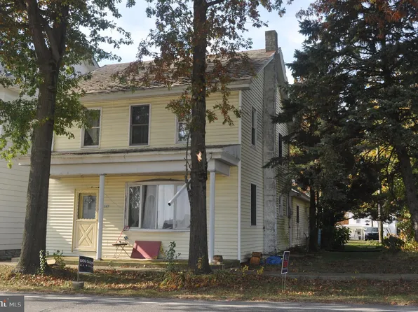 143 N Main St, Berrysburg, PA 17005