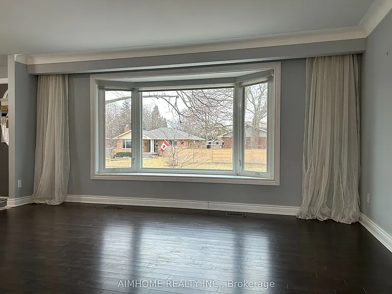 2415 Edith Ave — Photo 11