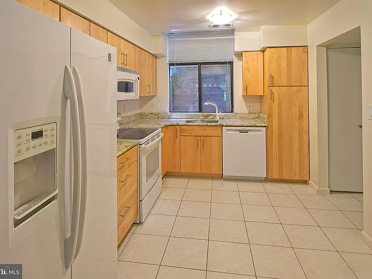 11108 Boathouse Ct #97 — Photo 12