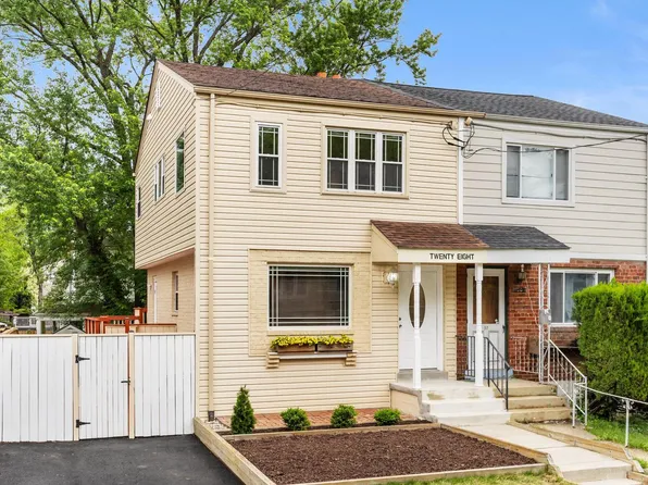 28 S Floyd St, Alexandria, VA 22304