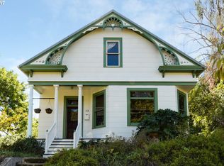 218 NE Graham St, Portland, OR 97212