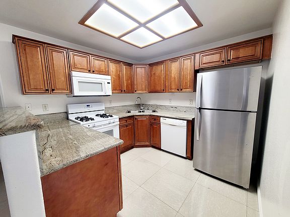 4th image of 9470 Peace Way Unit 113